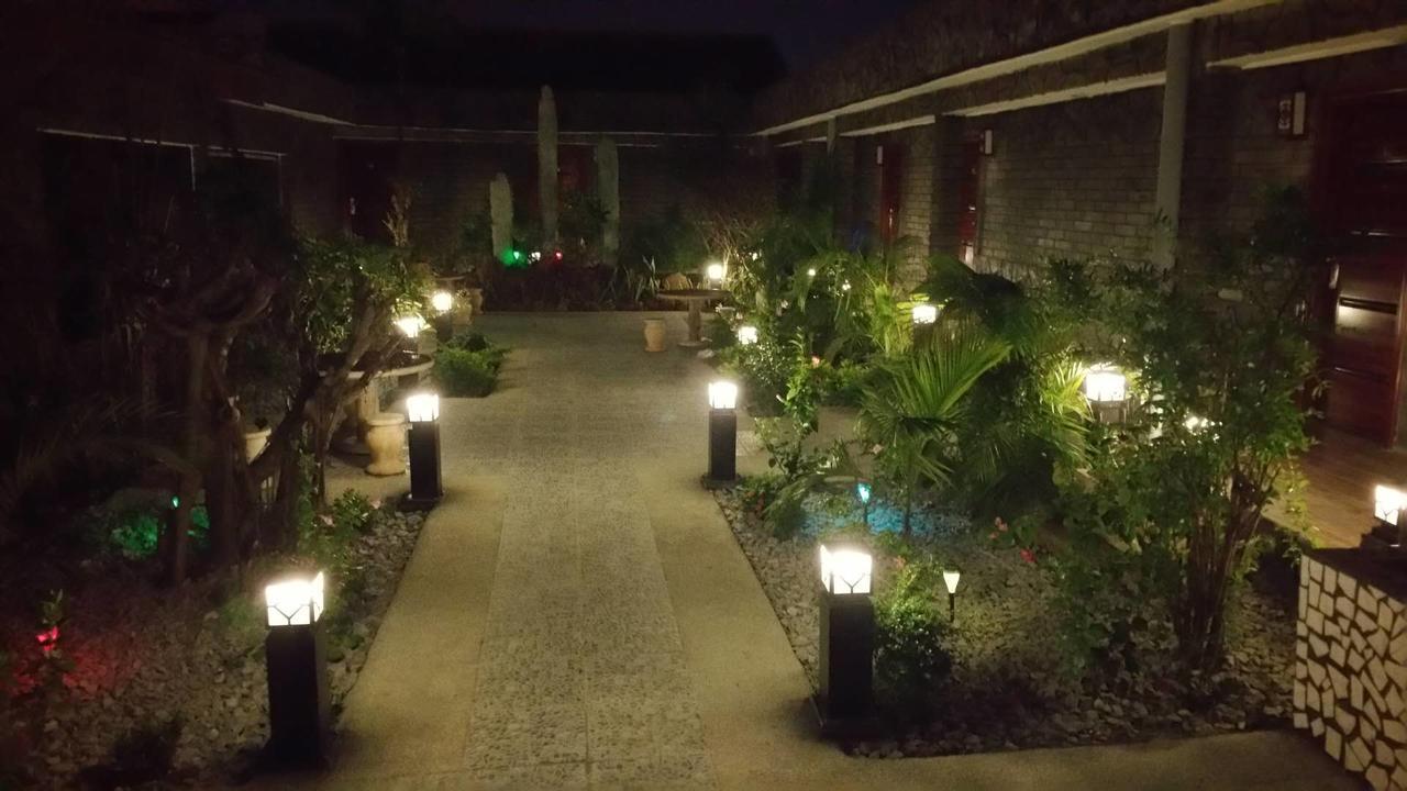 Hotel Des Jardins Абиджан Экстерьер фото